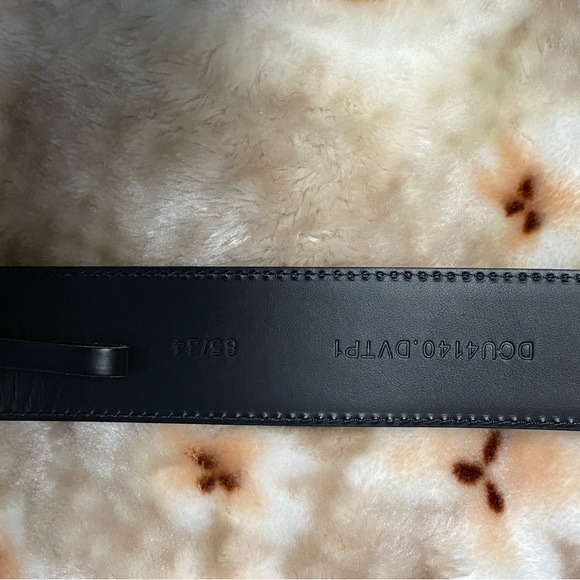 Versace - Picture 7 of 9